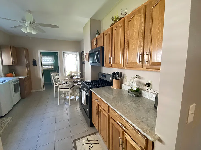 193 E 2nd St #1 — Photo 7