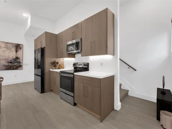 4460 NW 8th Pl, Plantation, FL 33317