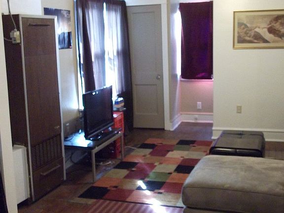 Top Flr Living Rm Looking W