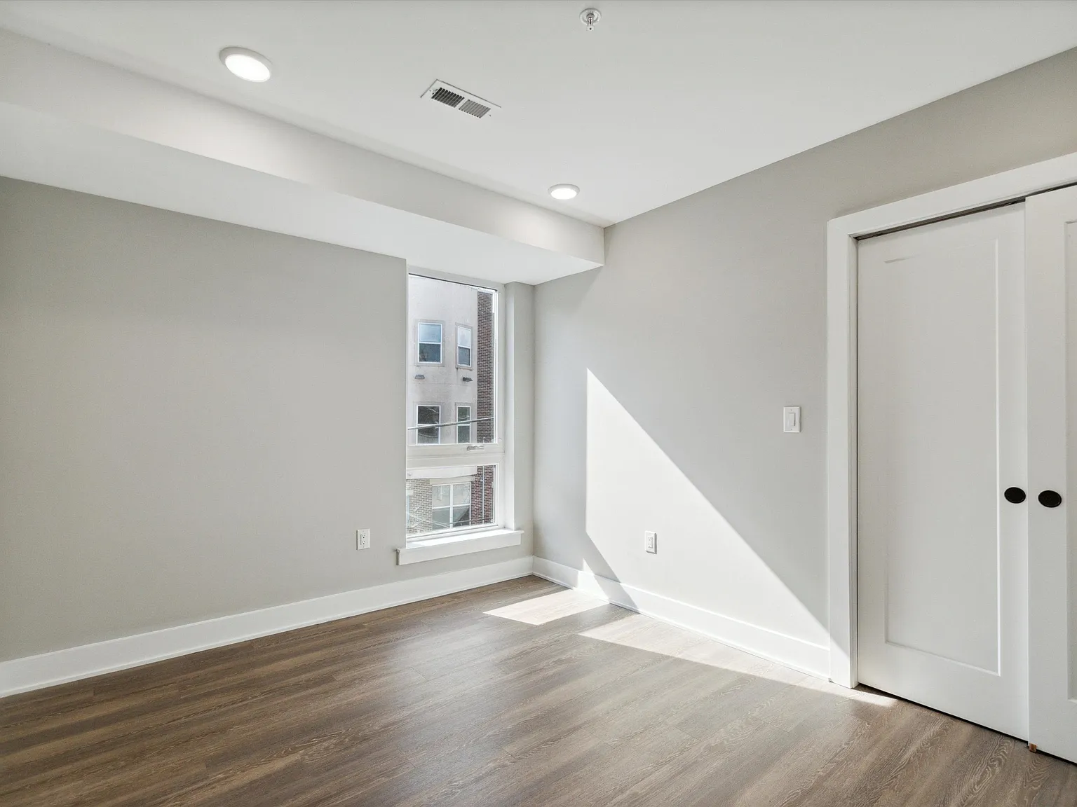 1739 Page ST Unit B — Photo 3