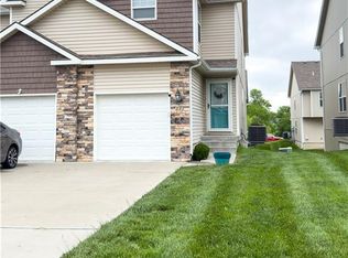 231 Pointe Ln, Raymore, MO 64083