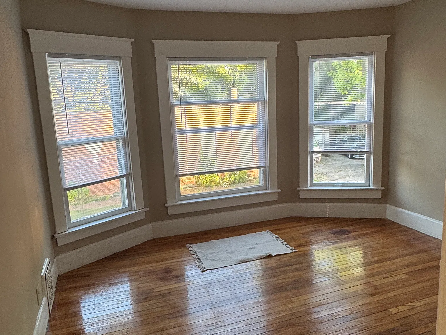 2 bed, 900 sqft, $995 — Photo 3