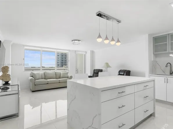 7135 Collins Ave APT 624, Miami Beach, FL 33141