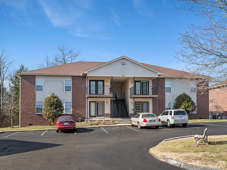 Green Valley Apartments — Photo 41