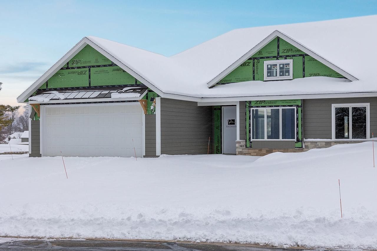 303 Fairway Meadows LANE