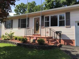 16 Crestone Rd, Albany, NY 12205