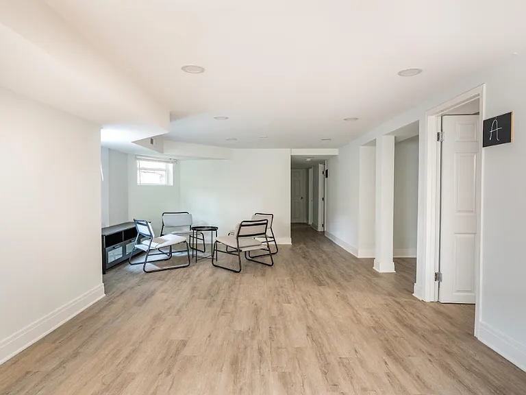 2252 N Lawndale Ave #1 — Photo 17