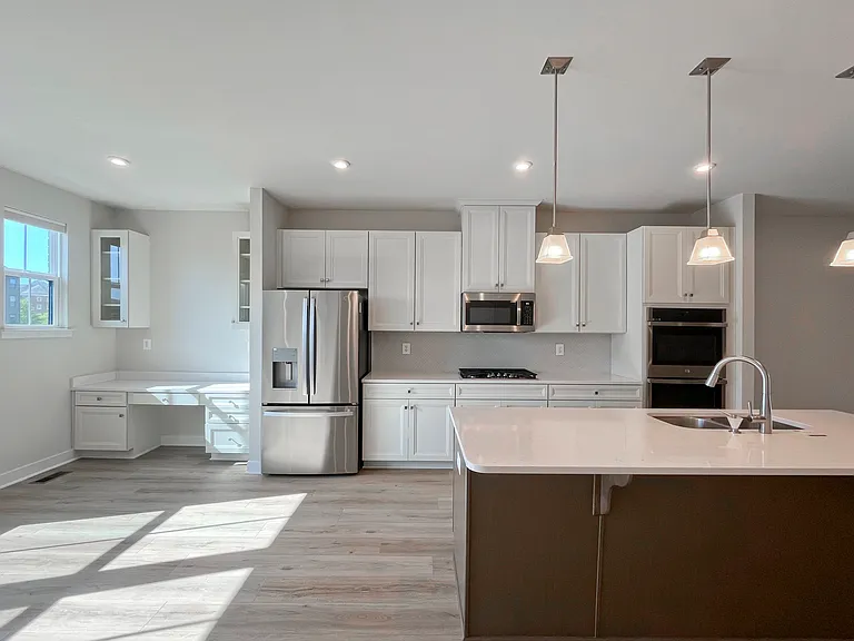 4456 Sulford Ter — Photo 4