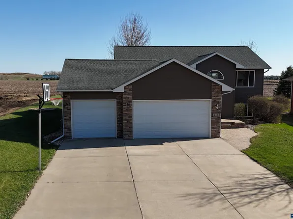 613 Sarah C St, Garretson, SD 57030