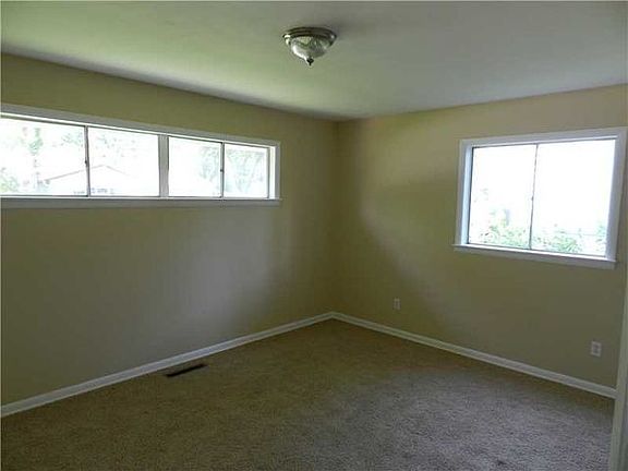 4th image of 6169 Meadowlark Dr