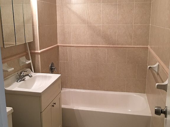 4th image of 81-10 135 St #100