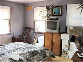 2nd image of 327 N 6th St