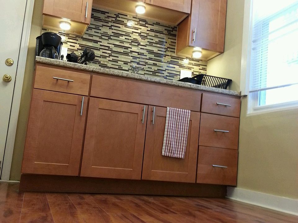 2nd image of 608 52nd St