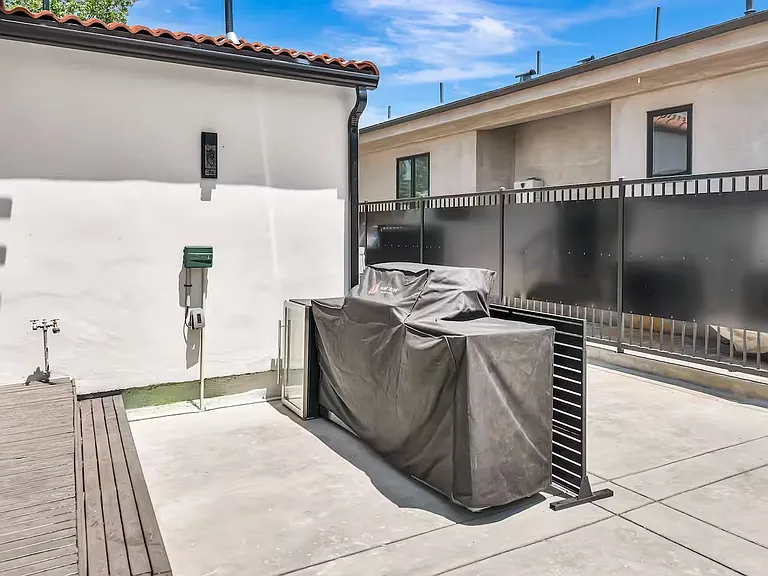 4244 Brunswick Ave — Photo 61