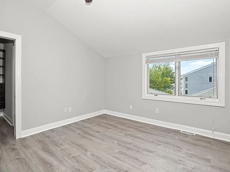 260 Breakers Ln #260 — Photo 6