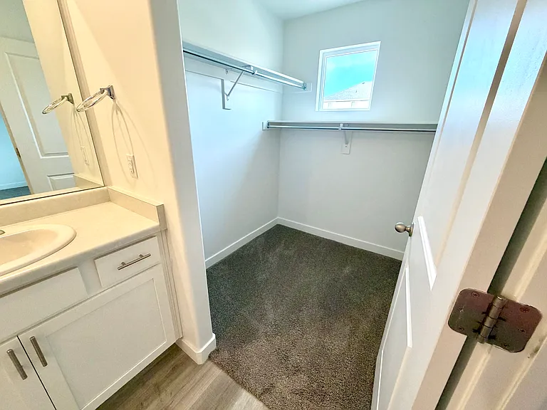 1868 N Blue Iris Ave — Photo 11