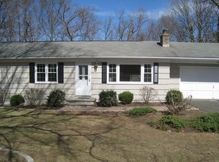 15 Valley View Rd, Brookfield, CT 06804