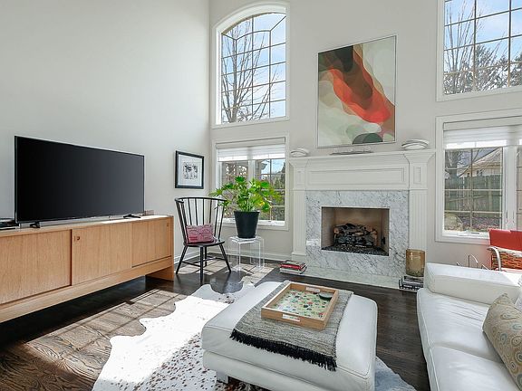 5th image of 2455 Durand Dr Unit 16-B