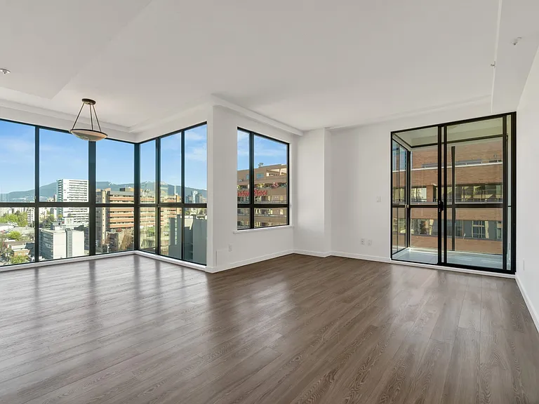 1200 Hornby St #1022 — Photo 15