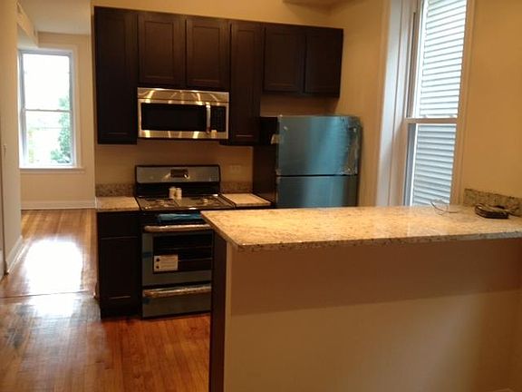 4th image of 1903 W Dickens Ave #19032F
