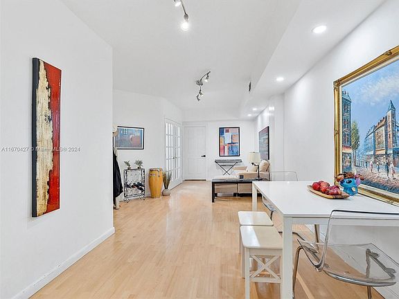 3rd image of 825 Brickell Bay Dr APT 845