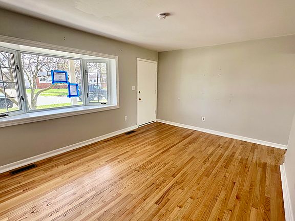 5th image of 31700 Lafler Dr