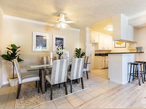 4th image of 5434 Zelzah Ave APT 218
