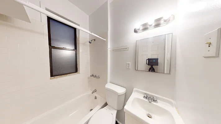 Rented by Bond New York | media 23