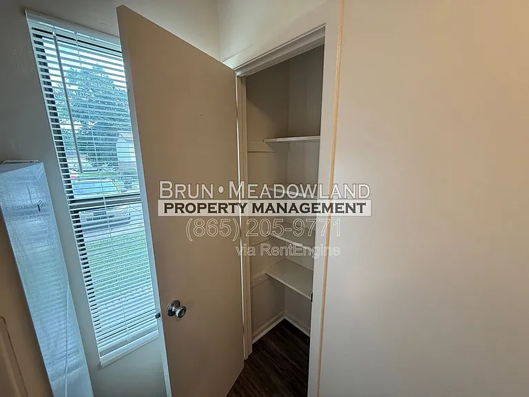 10409 Victoria Dr #D — Photo 8