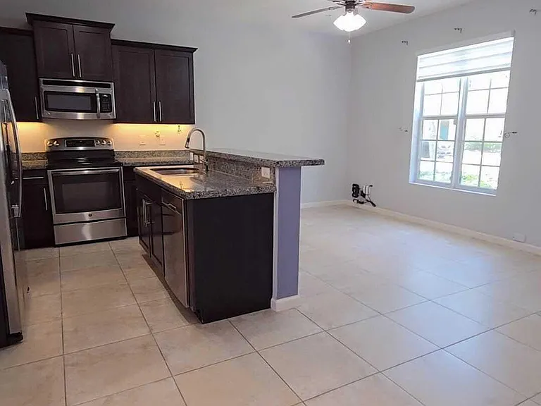 243 SW 7th Ct #243 — Photo 8