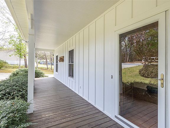 5th image of 201 Sanders Rd