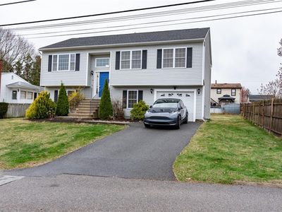 10 Flanders St, Johnston, RI, 02919