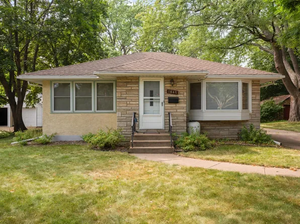 1847 Fernwood Ave, Roseville, MN 55113