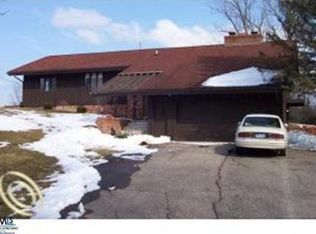 56492 Hayes Rd, Macomb, MI 48042