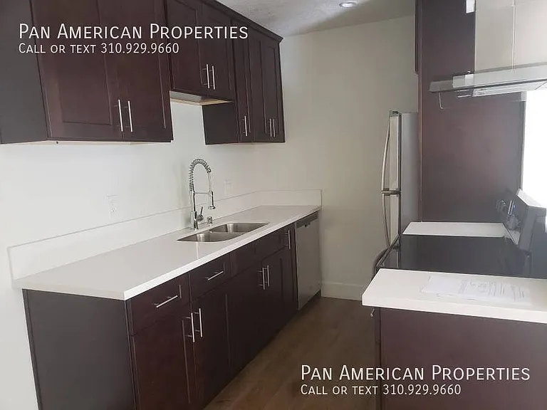 639 W 4th St #13 — Photo 3