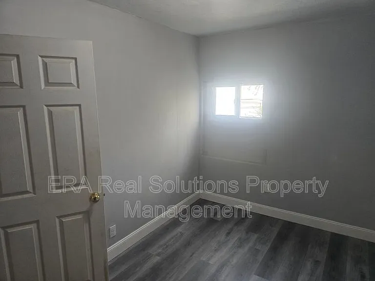 3816 Upper #Unit — Photo 11