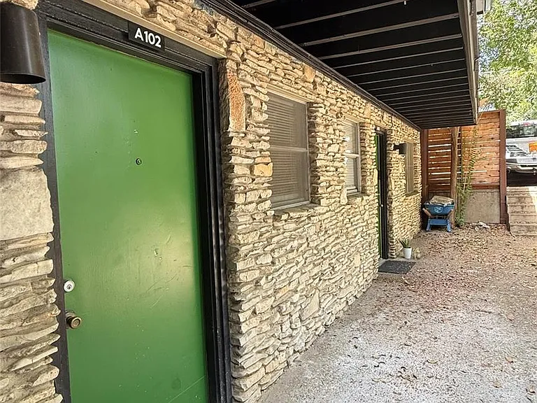 2711 Hemphill Park #A-102 — Photo 11