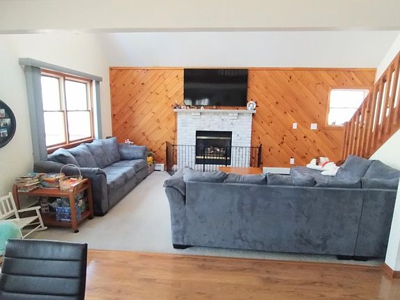 5th image of 12 Dogwood Pl