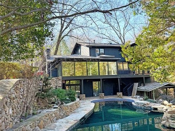 4601 Tall Pines Dr NW, Atlanta, GA 30327