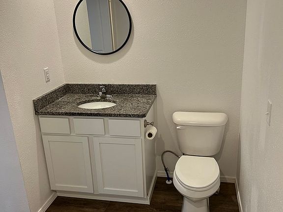 4th image of 311 W Maple St #405