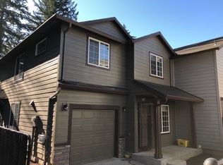 14921 NE Couch St, Portland, OR 97230