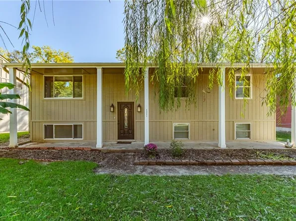 4961 NW Woody Creek Ln, Kansas City, MO 64151
