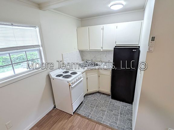 4th image of 16 Lake Dr #11