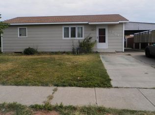 1701 W Julie St, Garden City, KS 67846