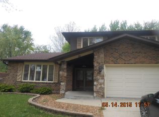 605 N Pinecrest Rd, Bolingbrook, IL 60440