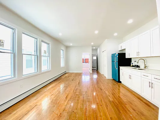 Rented by Blue Egg Realty Corp | media 6