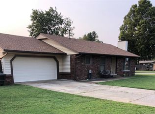 4908 S Spruce Dr, Sand Springs, OK 74063