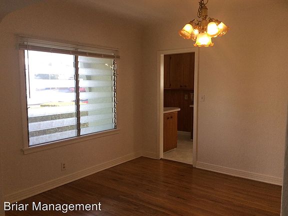 5th image of 3671 Greenfield Ave