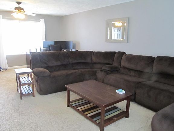 4th image of 1331 Chopin Ct S