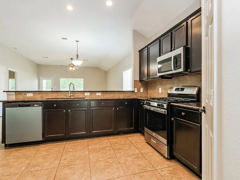 18415 Sunrise Maple Dr — Photo 7